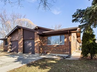 134 Virginia Ct, Streamwood, IL 60107