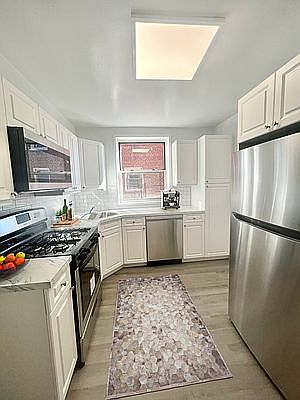 2nd image of 385 E 16th St #4V