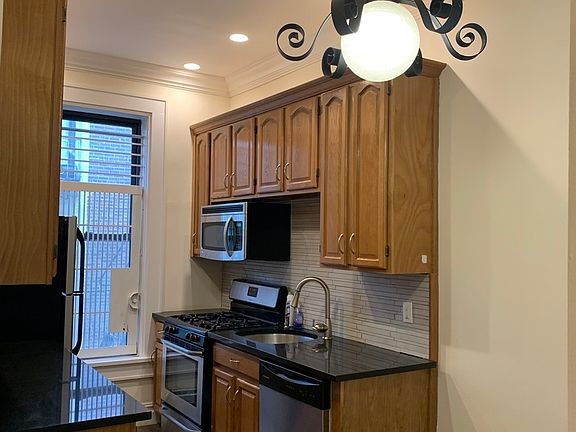 5th image of 322 7th Ave APT 2
