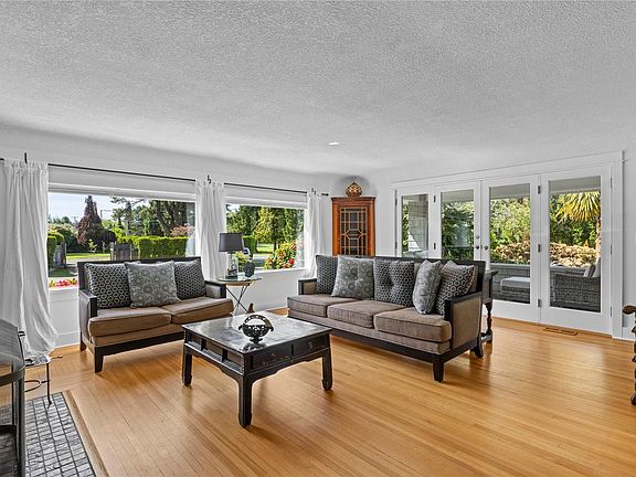 4th image of 202 Crescent Rd E