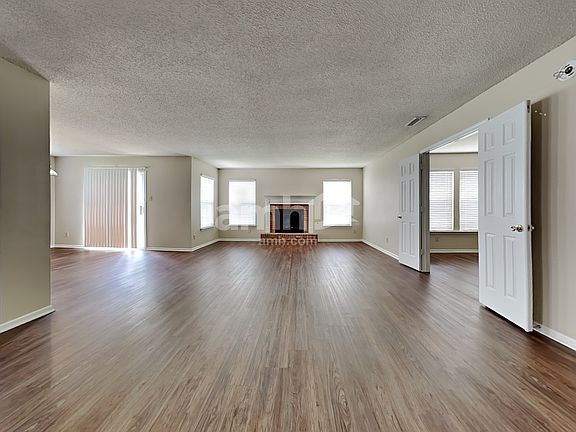 5th image of 10460 Buckshire Ln