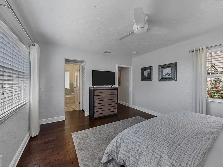 113 Harbor View Ln — Photo 36