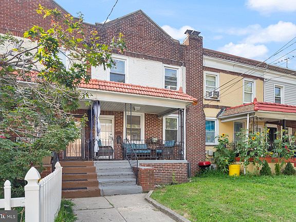 2nd image of 4609 Woodland Ave