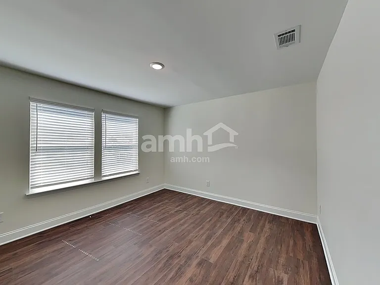 5252 Blue Mountain Dr — Photo 25