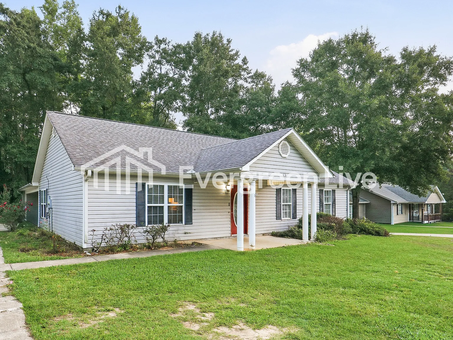 3 bed, 2.0 bath, 1500 sqft, $1,445 — Photo 2