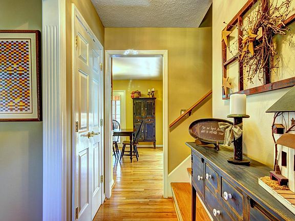 4th image of 2607 Wilburlook Ln