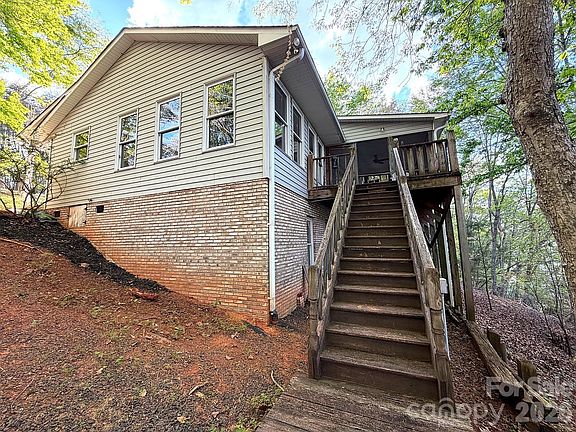 4th image of 42484 Moonshine Dr