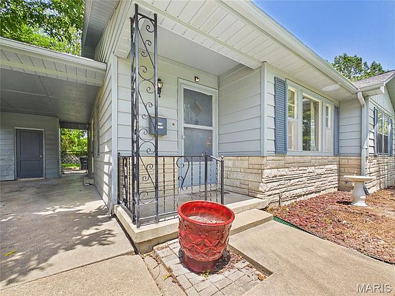4th image of 1616 Scott St