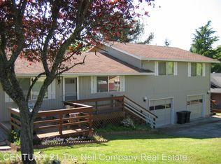 209 SE 9th St #B, Oakland, OR 97462