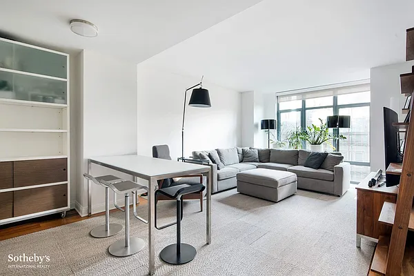 Sold by Sotheby's International Realty | media 1