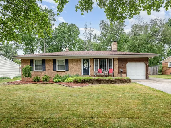 2107 Laurel Ln, Midland, MI 48642