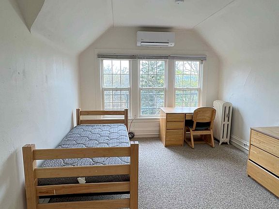 3rd image of 509 Wyckoff Rd #14