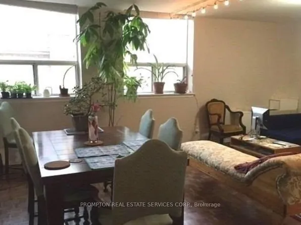 150 Beverley St #2F, Toronto, ON M5T 1Y5