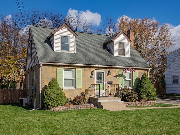 2nd image of 3430 Iroquois Trl
