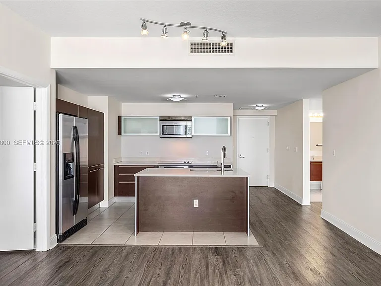 1900 N Bayshore Dr #4504 — Photo 21