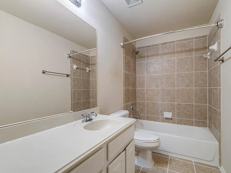 11570 Beeville Dr — Photo 32