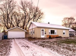 1308 Prescott Ave, Dixon, IL 61021