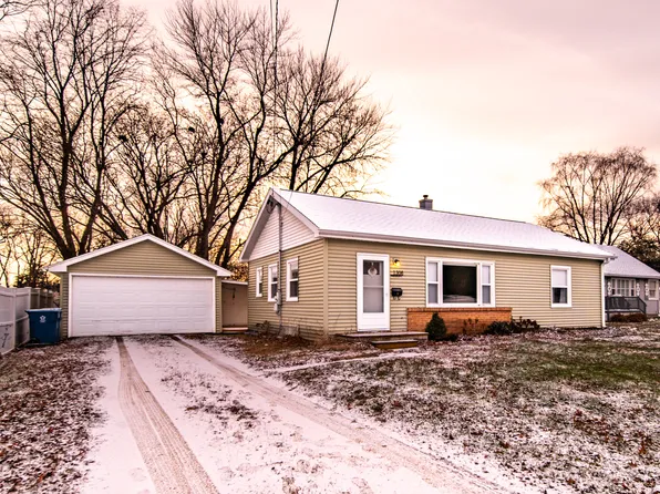 1308 Prescott Ave, Dixon, IL 61021