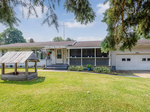 3334 W Glendora Rd, Three Oaks, MI 49128