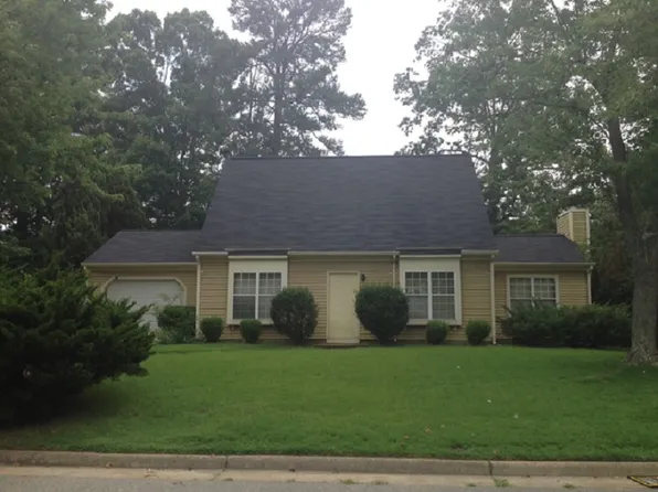 520 Heacox Ln, Newport News, VA 23608