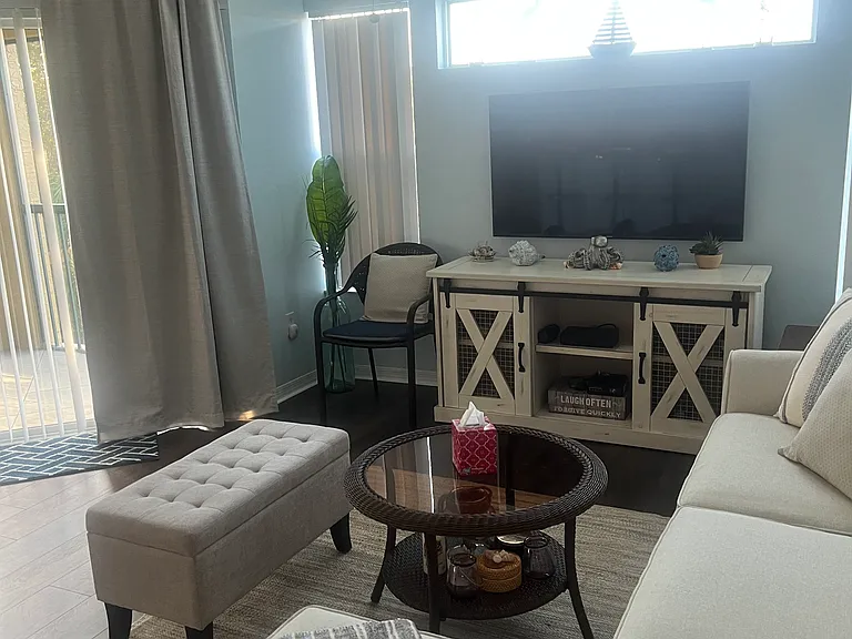 8960 Colonnades Ct E #938 — Photo 10