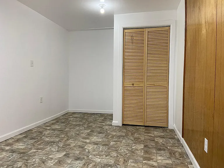 550 Bolton Ave #B — Photo 3