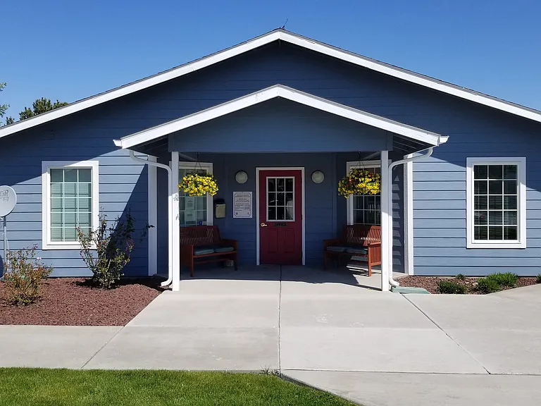 310 Klickitat St — Photo 2