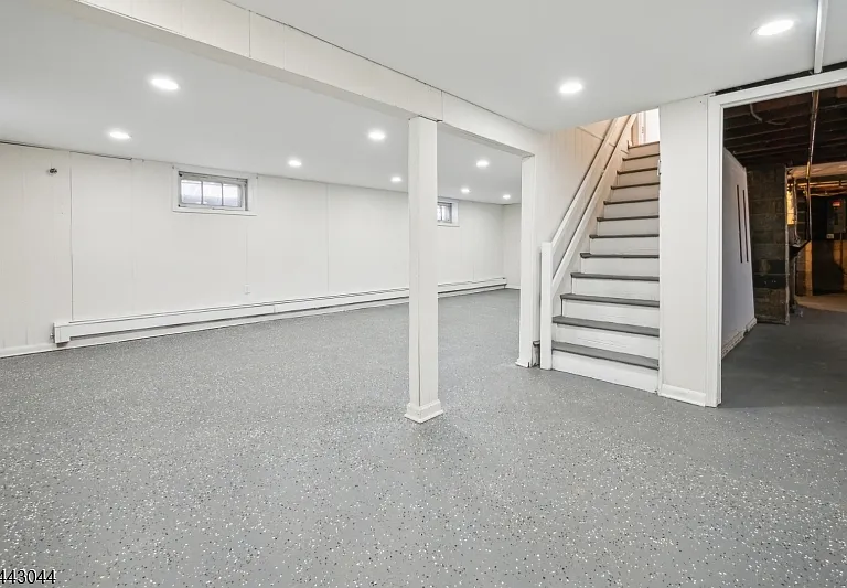 623 Livingston Rd — Photo 18
