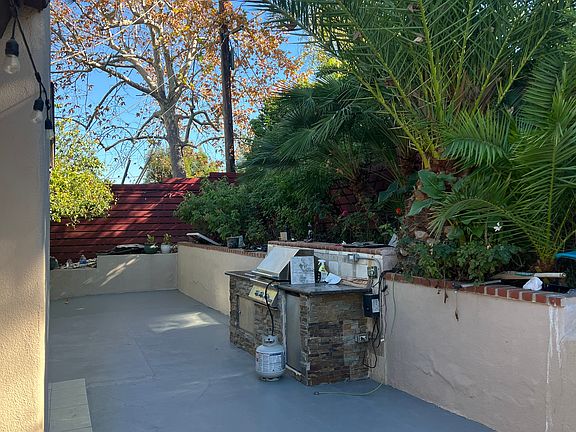 3rd image of 22908 Avenue San Luis