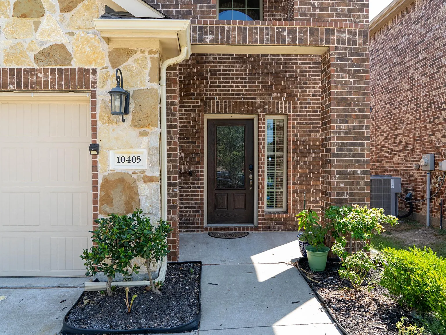 4 bed, 3.5 bath, 2610 sqft, $2,850 — Photo 3