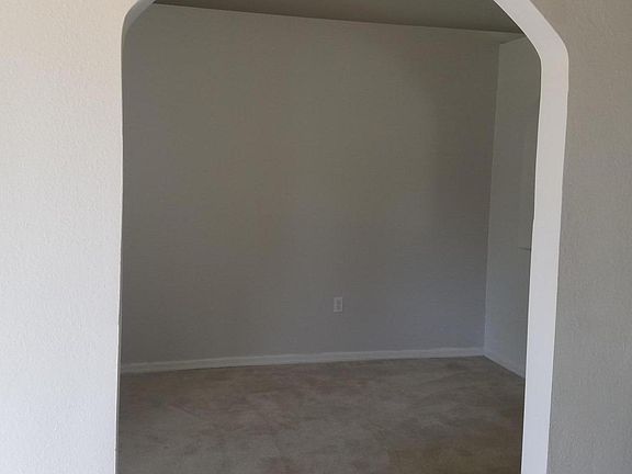 5th image of 325 Marion Oaks Crse