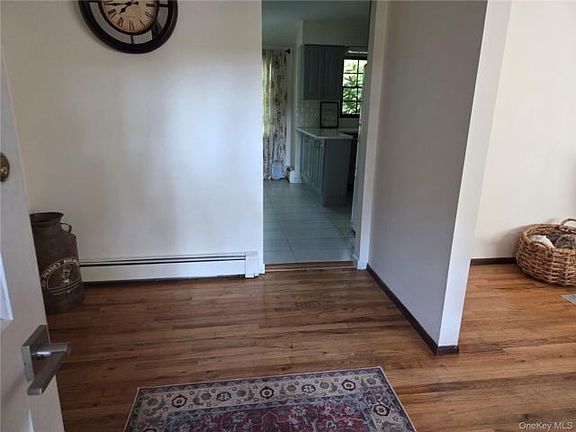 3rd image of 13 Linda Ln E