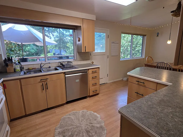 1904 Lake Crest Dr — Photo 5
