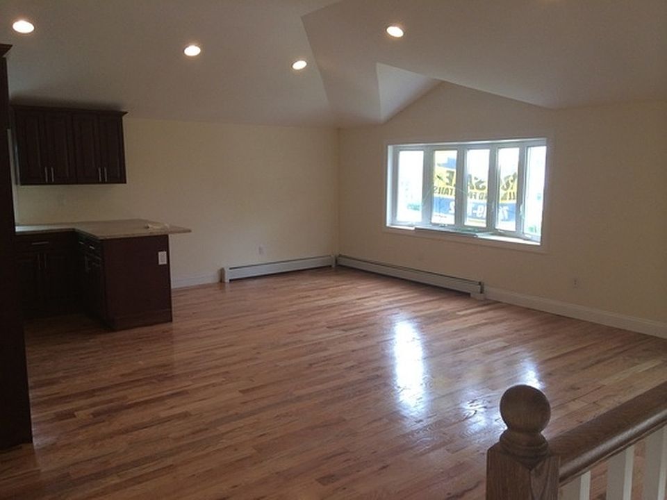 2nd image of 3999R Secor Ave