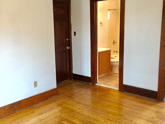 4th image of 921 W Cross St APT 5
