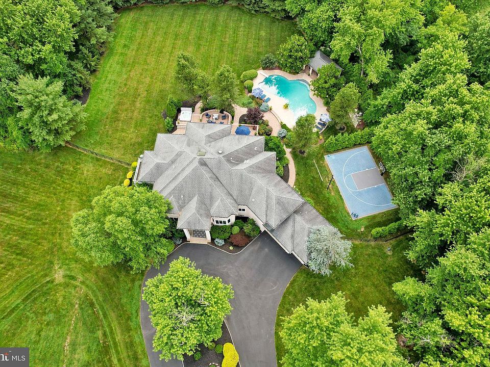 1st image of 100 E Holland Rd