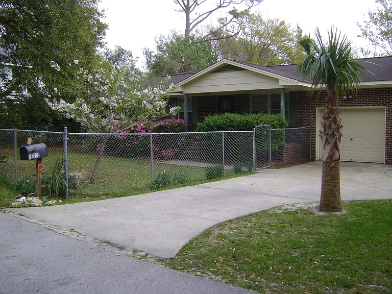 3203 Abbott Morris Ln — Photo 1