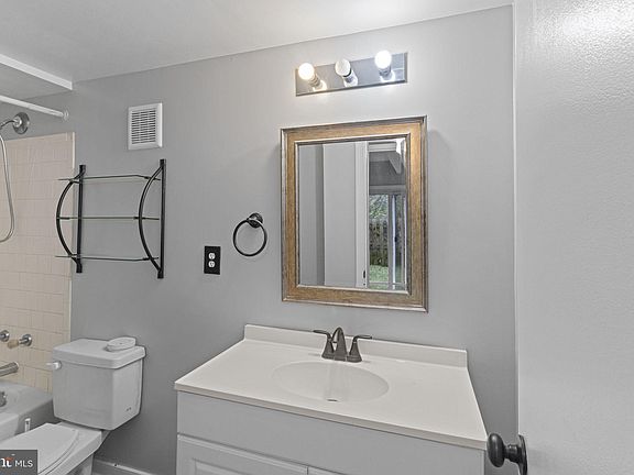 4th image of 7903 Hugh Mullen Dr