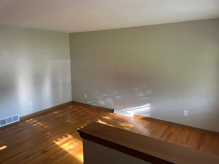 1308 Eastview Rd — Photo 3