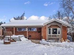 422 Dunbar Dr, Pittsburgh, PA 15235