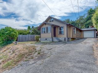 915 S 10th St, Coos Bay, OR 97420