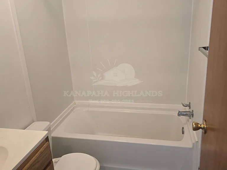 9919 SW 84th Ave — Photo 6