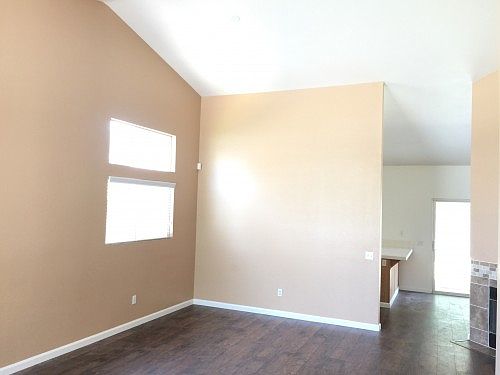 5th image of 952 E Evans St