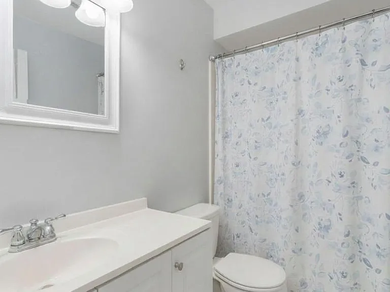 132 Pineview Ave #B — Photo 40