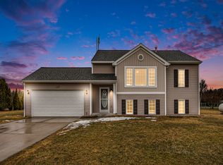 7540 Red Cedar Dr NE, Cedar Springs, MI 49319