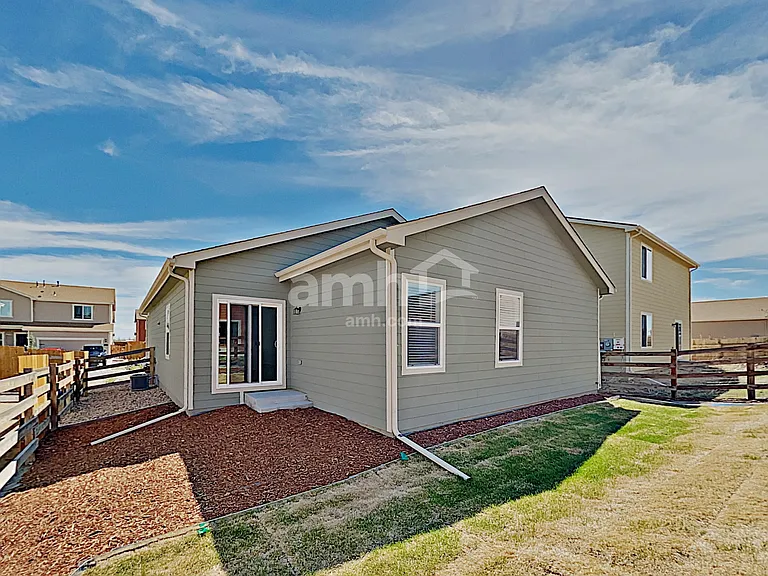 551 Reserve Ave — Photo 16