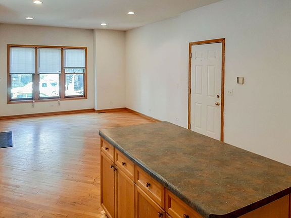 4th image of 2717 N Wayne Ave #1C