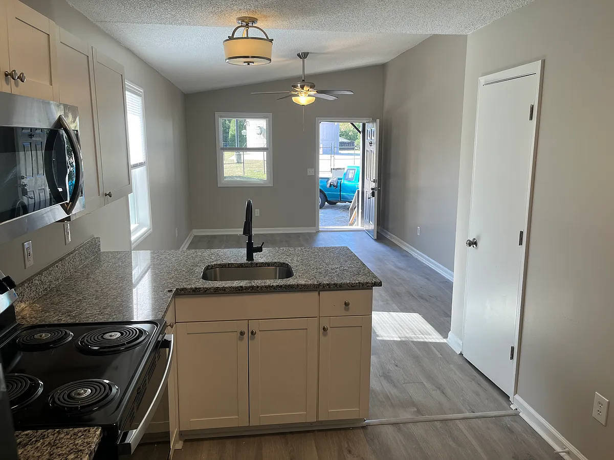 Building Photo - 1423B Alex St