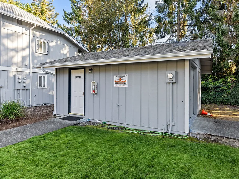 Evergreen Park Apartments in Olympia! — Photo 25