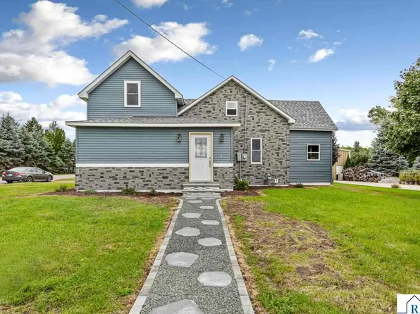 515 Benzel Ave SW, Madelia, MN 56062